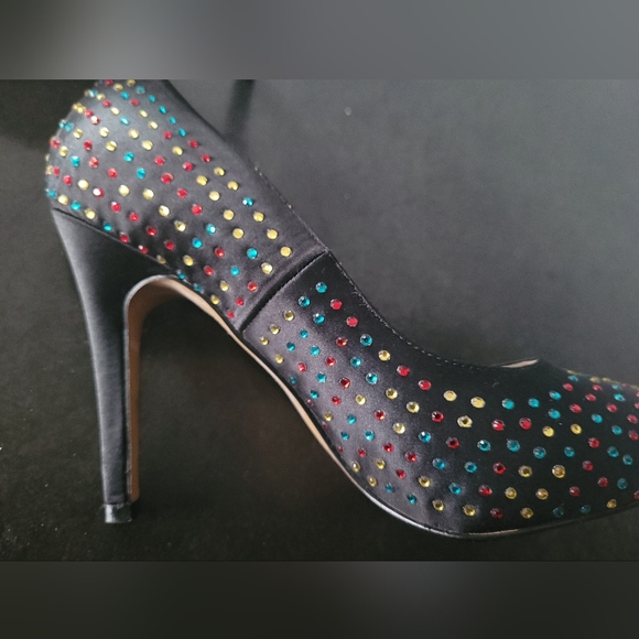 ⭐Host Pick⭐  Aldo Satin Shoes with rhinestones. Size 8.5 - Picture 5 of 5